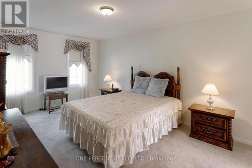 208 Josselyn Place, London, ON - Indoor Photo Showing Bedroom