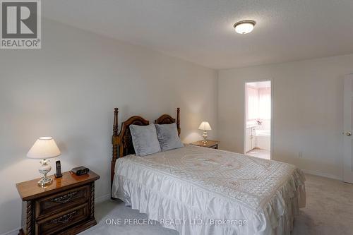 208 Josselyn Place, London, ON - Indoor Photo Showing Bedroom