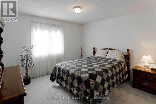 208 Josselyn Place, London, ON - Indoor Photo Showing Bedroom