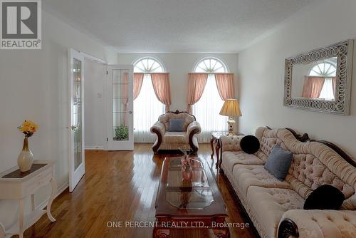 208 Josselyn Place, London, ON - Indoor Photo Showing Living Room