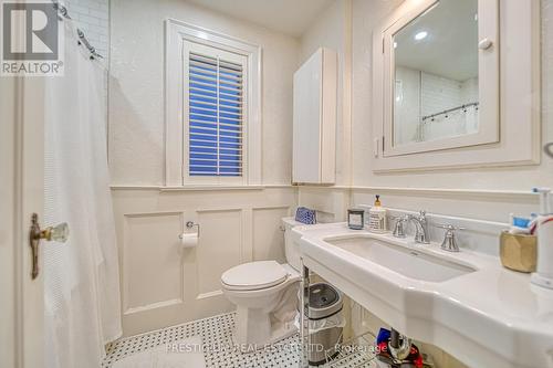 428 Castlefield Avenue, Toronto, ON - Indoor Photo Showing Bathroom