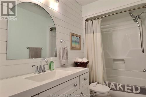 118 Cornhill Street, Chatham, ON - Indoor Photo Showing Bathroom