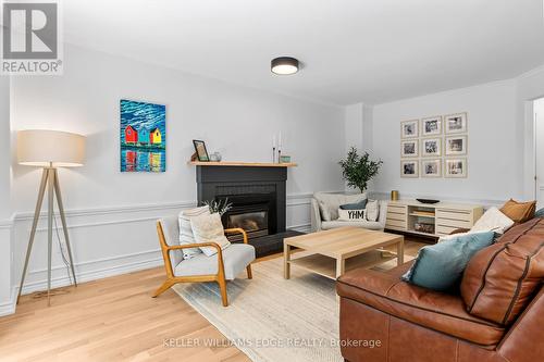 379 Devonshire Terrace, Hamilton, ON - Indoor Photo Showing Living Room With Fireplace