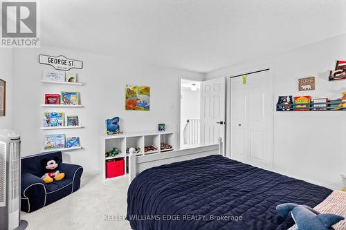 379 Devonshire Terrace, Hamilton, ON - Indoor Photo Showing Bedroom