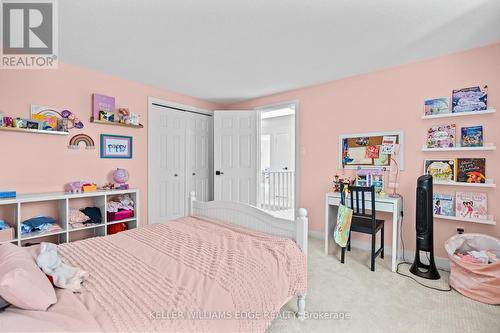 379 Devonshire Terrace, Hamilton, ON - Indoor Photo Showing Bedroom