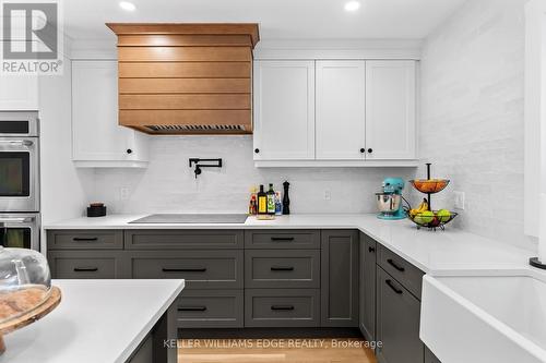 379 Devonshire Terrace, Hamilton, ON - Indoor Photo Showing Kitchen