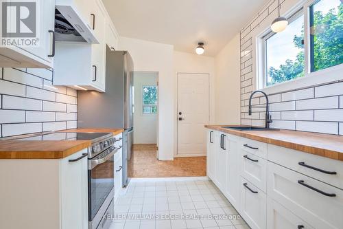 187 Fern Avenue, Toronto, ON - Indoor Photo Showing Kitchen