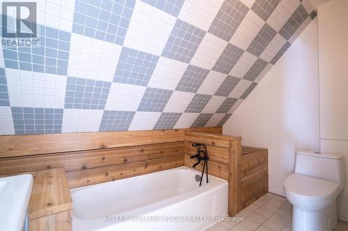 187 Fern Avenue, Toronto, ON - Indoor Photo Showing Bathroom