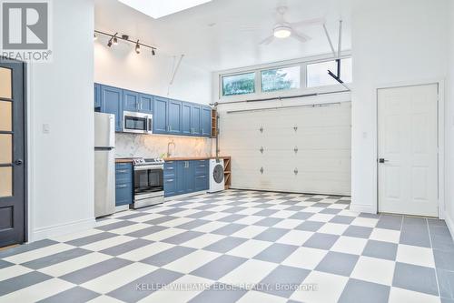 187 Fern Avenue, Toronto, ON - Indoor Photo Showing Garage