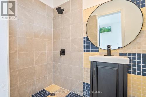 187 Fern Avenue, Toronto, ON - Indoor Photo Showing Bathroom