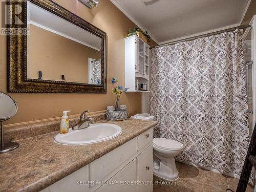 1 - 594 Durham Crescent, Woodstock, ON - Indoor Photo Showing Bathroom