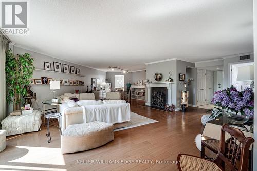 2 - 150 Wilson Street W, Hamilton, ON - Indoor Photo Showing Living Room