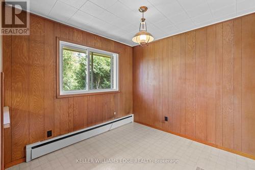 1352 Centre Road, Hamilton, ON - Indoor Photo Showing Other Room