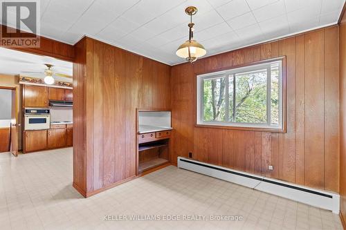 1352 Centre Road, Hamilton, ON - Indoor