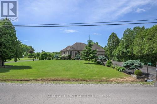 9893 Dickenson Road W, Hamilton, ON - Outdoor