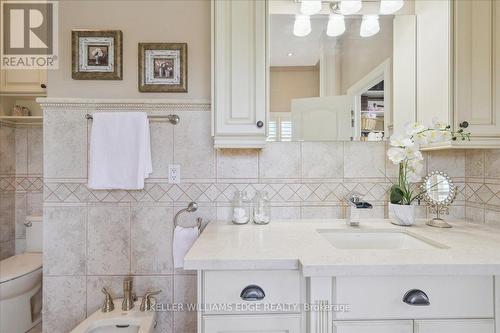 9893 Dickenson Road W, Hamilton, ON - Indoor Photo Showing Bathroom