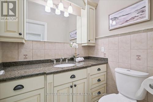 9893 Dickenson Road W, Hamilton, ON - Indoor Photo Showing Bathroom