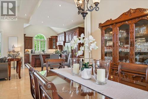 9893 Dickenson Road W, Hamilton, ON - Indoor Photo Showing Dining Room