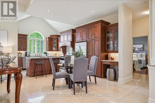 9893 Dickenson Road W, Hamilton, ON - Indoor Photo Showing Dining Room