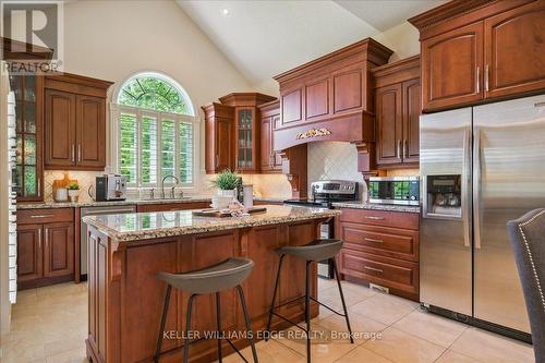 9893 Dickenson Road W, Hamilton, ON - Indoor Photo Showing Kitchen