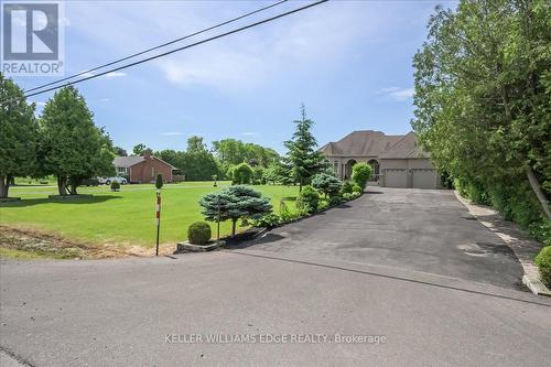 9893 Dickenson Road W, Hamilton, ON - Outdoor