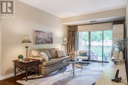 106 - 2085 Amherst Heights Drive, Burlington, ON - Indoor Photo Showing Living Room