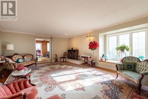 3480 Cuddy Drive, Adelaide Metcalfe, ON - Indoor Photo Showing Living Room