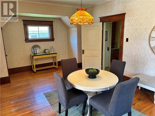 8 Montgomery Place, Smiths Falls, ON - Indoor Photo Showing Dining Room