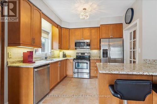 2232 Creekview Drive, Burlington, ON - Indoor Photo Showing Kitchen