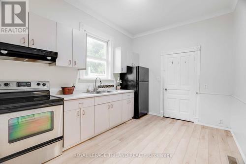 437 Quebec Street, London, ON - Indoor Photo Showing Kitchen With Double Sink