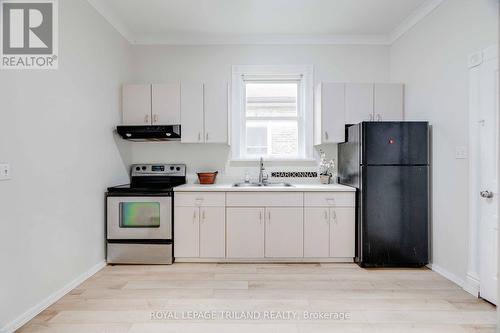 437 Quebec Street, London, ON - Indoor Photo Showing Kitchen With Double Sink