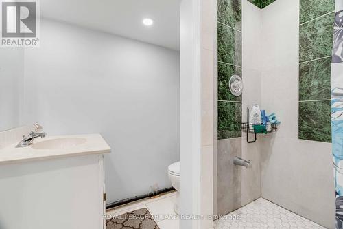 437 Quebec Street, London, ON - Indoor Photo Showing Bathroom