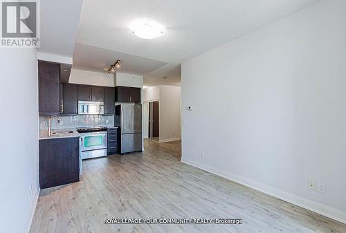 706 - 85 North Park Road, Vaughan, ON - Indoor Photo Showing Kitchen