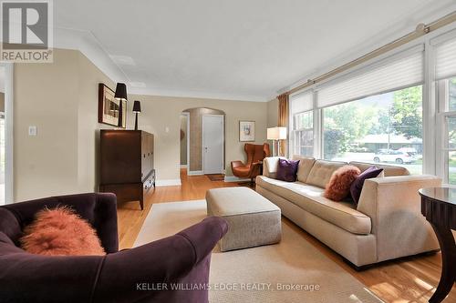 349 Shoreview Road, Burlington, ON - Indoor Photo Showing Living Room