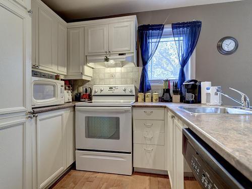 Kitchen - 84 Rue Du Guéret, L'Épiphanie, QC - Indoor Photo Showing Kitchen