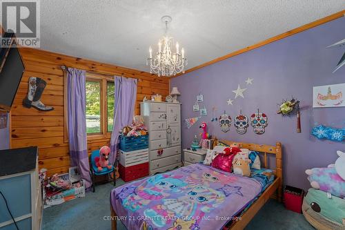 81 Lakeview Road, Bancroft, ON - Indoor Photo Showing Bedroom