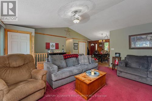 81 Lakeview Road, Bancroft, ON - Indoor Photo Showing Living Room