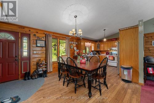 81 Lakeview Road, Bancroft, ON - Indoor Photo Showing Dining Room