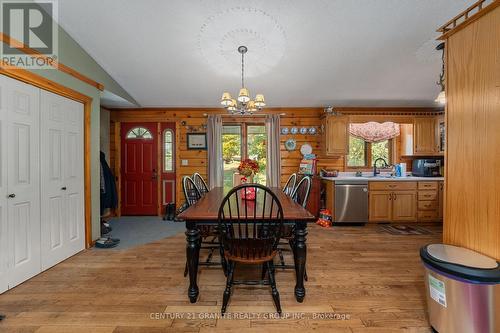 81 Lakeview Road, Bancroft, ON - Indoor Photo Showing Dining Room