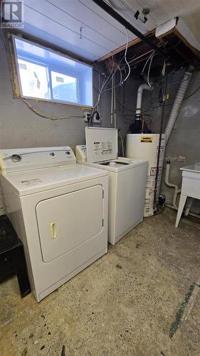 1092 Wellington St E, Sault Ste Marie, ON - Indoor Photo Showing Laundry Room