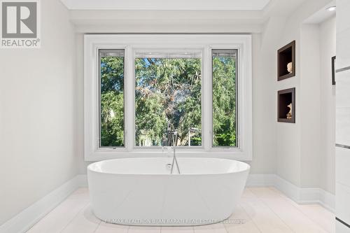 238 St Leonards Avenue, Toronto, ON - Indoor Photo Showing Bathroom