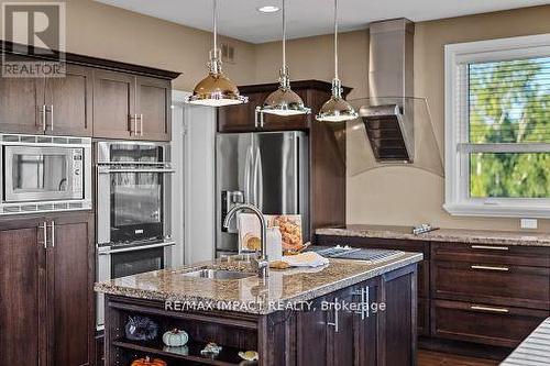 263 Lakeshore Road, Brighton, ON - Indoor Photo Showing Kitchen With Upgraded Kitchen