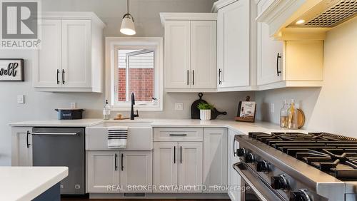 7 Coventry Court, Norfolk, ON - Indoor Photo Showing Kitchen