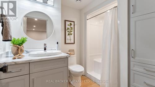 7 Coventry Court, Norfolk, ON - Indoor Photo Showing Bathroom