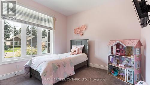 7 Coventry Court, Norfolk, ON - Indoor Photo Showing Bedroom