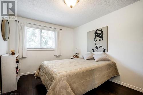 1098 Stephenson Drive, Burlington, ON - Indoor Photo Showing Bedroom