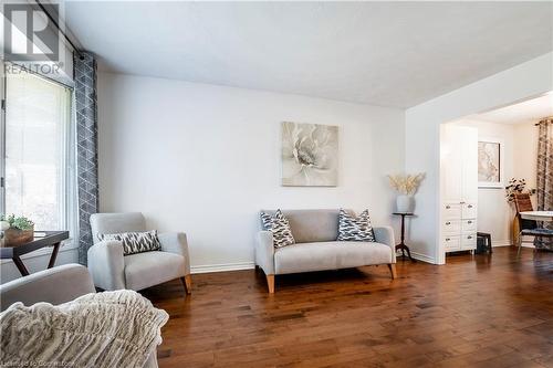 1098 Stephenson Drive, Burlington, ON - Indoor Photo Showing Living Room