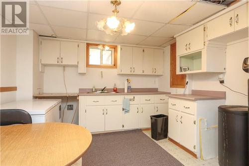 10 Laurier Lane, Warren, ON - Indoor Photo Showing Kitchen