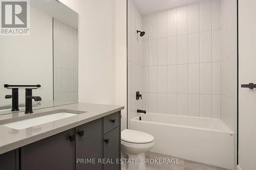 71 - 11 Coastal Crescent, Lambton Shores (Grand Bend), ON - Indoor Photo Showing Bathroom