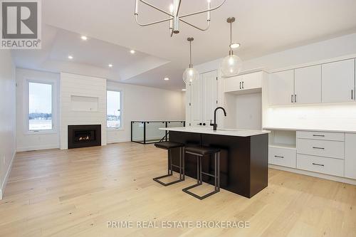 71 - 11 Coastal Crescent, Lambton Shores (Grand Bend), ON - Indoor Photo Showing Kitchen With Upgraded Kitchen